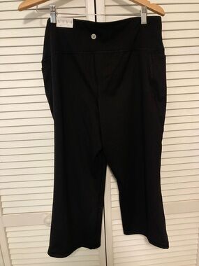 Lane Bryant LIVI Black Capris 18W NWT